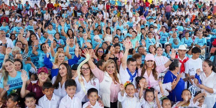 Estos fueron los compromisos de la gobernadora del Tolima en Villarrica
