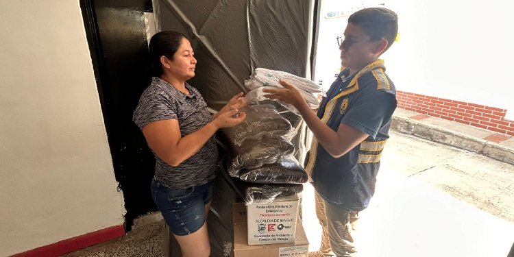 La Alcaldía de Ibagué le brindó ayudas a personas que sufrieron inundaciones en sus viviendas