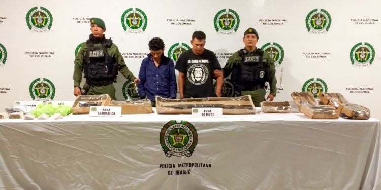 Capturados con una mini uzi traumática y estupefacientes en el sur de Ibagué 