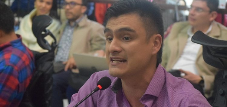 Concejal conservador, Carlos Beltrán, desmiente afirmaciones de un transportador