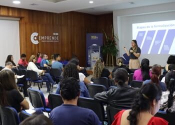Capacítese sin costo y conviértase en un empresario UNO A