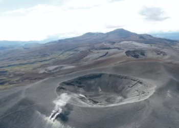 Se activan planes de contingencia ante posible erupción del volcán Puracé en Colombia