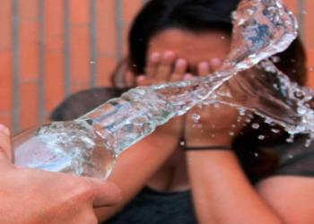 Hombre quema a su pareja con líquido inflamable en Medellín tras encontrarla con otra persona en un hotel