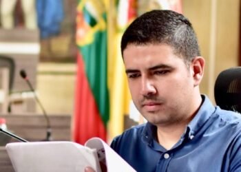 “Seremos palos en la rueda para la politiquería”, concejal Andrés Zambrano