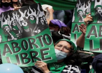 Debate en Colombia sobre si el aborto será considerado un derecho fundamental