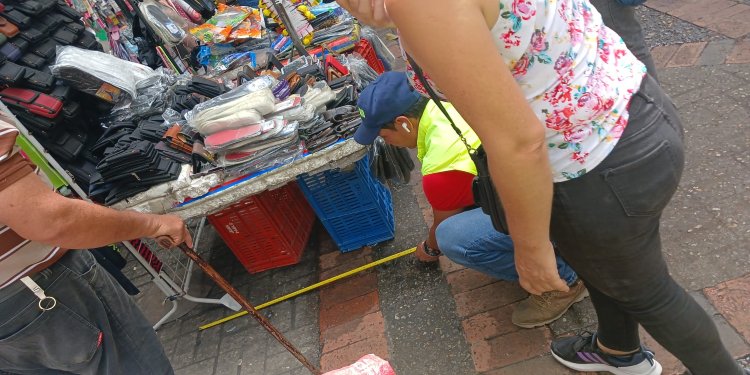Alcaldía inició la delimitación de espacio público para los vendedores informales de Ibagué