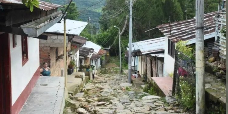 Denuncia en mal estado de las vías en la tercera etapa de la Ciudadela Comfenalco