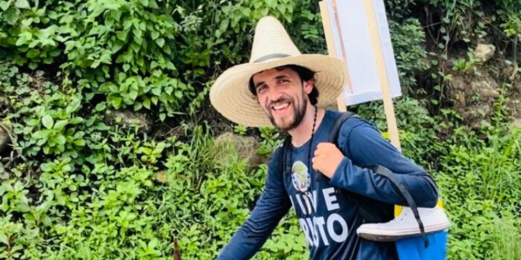 Un huilense que camina por el cuidado de la naturaleza en Colombia