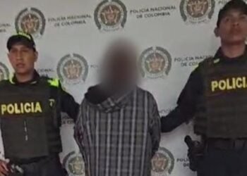 Detenida mujer tratando de ingresar droga a la estación de policía en Chaparral 