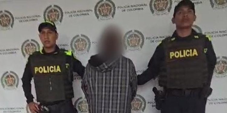 Detenida mujer tratando de ingresar droga a la estación de policía en Chaparral 