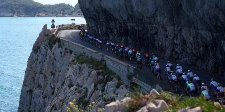 Colombianos están presentes en el top cinco de Giro D Italia