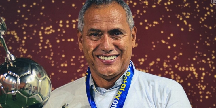 Un tolimense podría volver a dirigir en Colombia