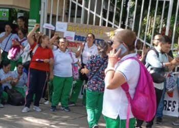 Madres comunitarias en Ibagué realizan plantón por falta de pago 