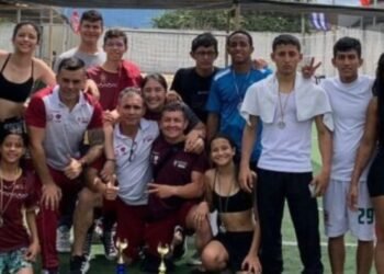 Tolimenses “lucharon” por las preseas en territorio huilense