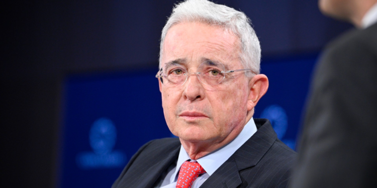 Inicia el Juicio contra Álvaro Uribe: La Fiscalía revelará sus pruebas