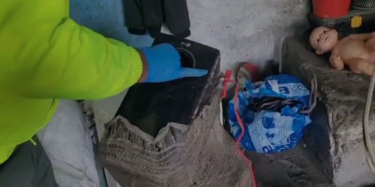 Las autoridades realizaron cuatro allanamientos en locales de venta de autopartes en la Vuelta del Chivo