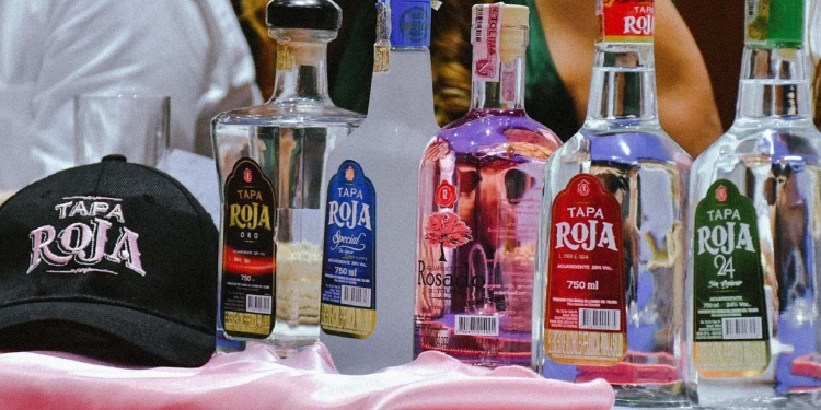 Un Aguardiente que lleva la identidad de una raza y de una región