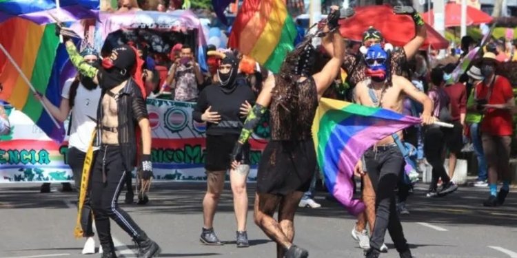 Estos serán los cierres viales de este viernes por la marcha del Orgullo LGBTIQ+
