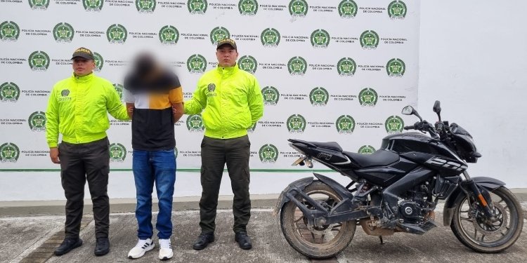 Capturado hombre con motocicleta reportada como hurtada