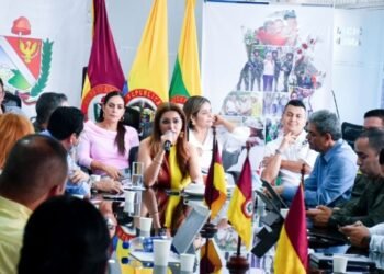 Gobernadora pide coordinación a sus funcionarios para garantizar orden entre el desfile del domingo