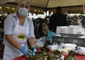 Tamales serán vendidos con bebida a $13.000 el Día del Tamal