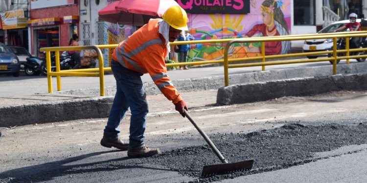 Según la Alcaldía de Ibagué, ya recuperó 1.350 metros cuadrados de malla vial sobre la carrera Quinta