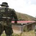 Disidencias atacan estaciones de Policía en Cauca y Valle; Ejército despliega tropas en respuesta