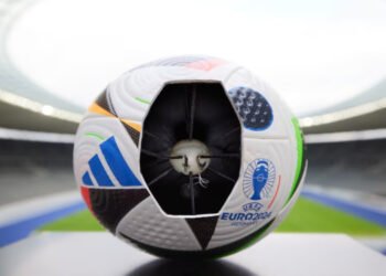 Tecnología de punta en la Eurocopa 2024: el balón Adidas Fussballliebe será clave en las decisiones arbitrales