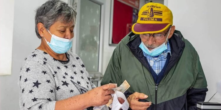 48% de los encuestados rechazan la reforma pensional impulsada por el Gobierno