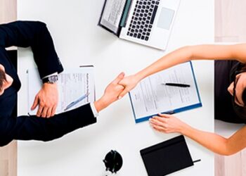 Consejos clave para triunfar en una entrevista de trabajo