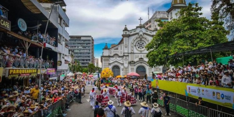 La celebración se enciende con el Festival de Orquestas Pijao de Oro