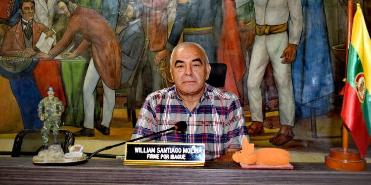 “Hay agentes que se han dedicado a la persecución”, dijo el concejal William Santiago