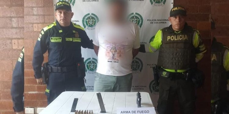 Sujeto fue detenido con una pistola en Prado