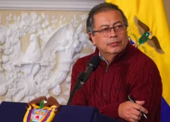 Críticas a Gustavo Petro por su silencio ante el presunto fraude electoral en Venezuela