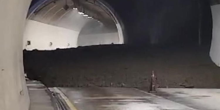 Cierre total de la vía al alto de la línea