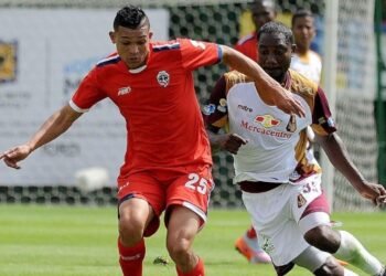 Deportes Tolima se prepara en su debút en la fría Bogotá