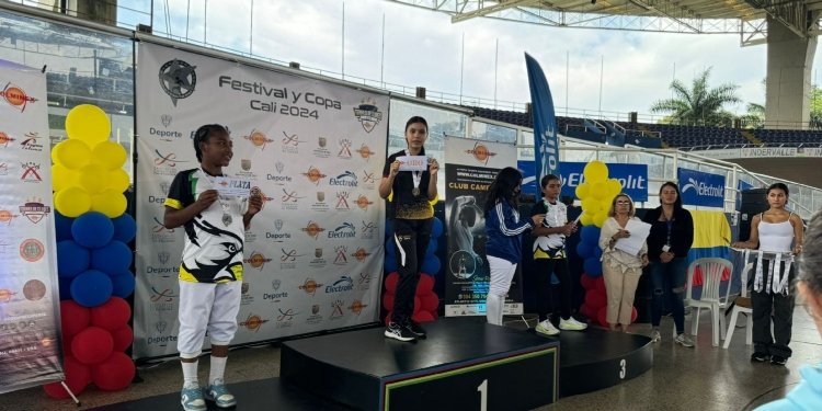 Esgrimistas tolimenses siguen ondeando el Vinotinto y Oro en competencias nacionales