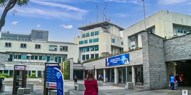 Primer caso de chuzadas en la Fiscalía: Fiscal, investigador y analista enfrentan juicio