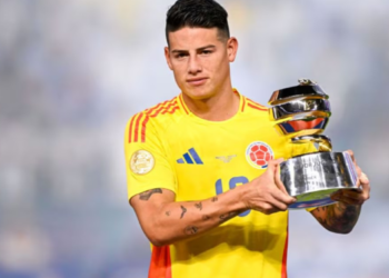 ¿James jugando en el fútbol colombiano?