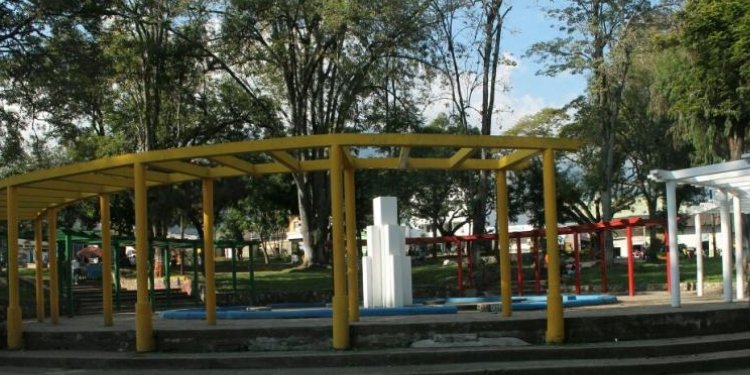 Denuncian atracos a cuchillo en el parque Andrés López de Galarza