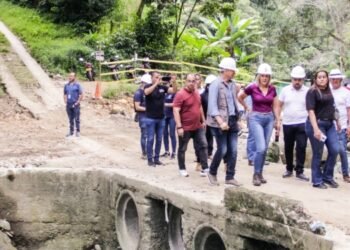 A buena marcha avanza construcción de colector de aguas residuales sobre el Río Chipalo