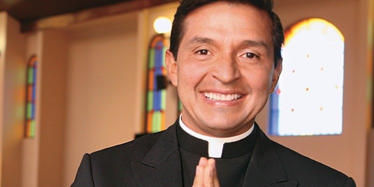 Padre Chucho le dice adiós a Colombia «Como Jesús, fue despreciado en su casa»