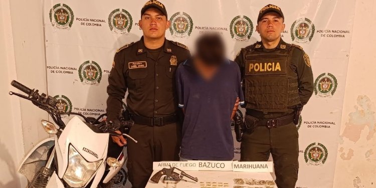 Motociclista fue detenido con arma de fuego en Fresno 