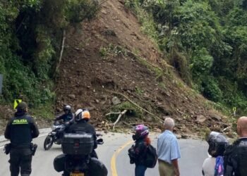 Deslizamiento provocó cierre de la vía de Armero hacia el Líbano 