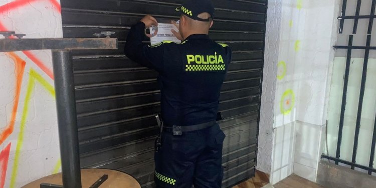 Policía encontró un revólver traumático en un establecimiento, el cual fue cerrado