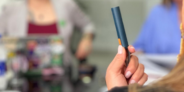 Juez ordena entregar dispositivo de seguridad a un hombre víctima de violencia intrafamiliar 