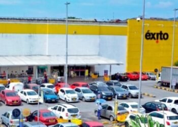 Ladrones tienen por su cuenta parqueadero del Éxito del 80 