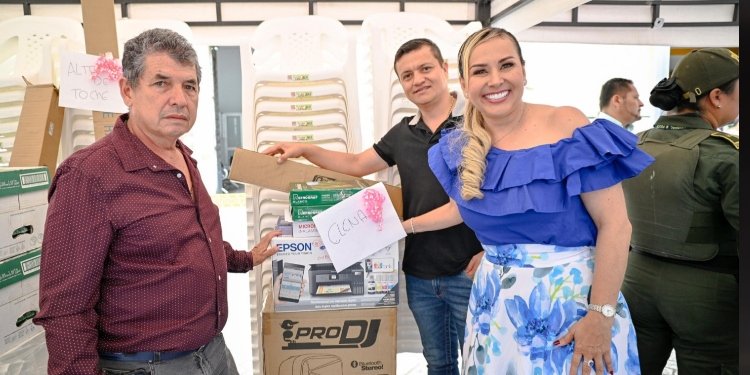 Las Juntas de Acción Comunal rurales en Ibagué recibieron 3370 elementos de kits tecnológicos