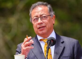 Petro reconoce fallas en su Gobierno y destaca avances en reducción de pobreza