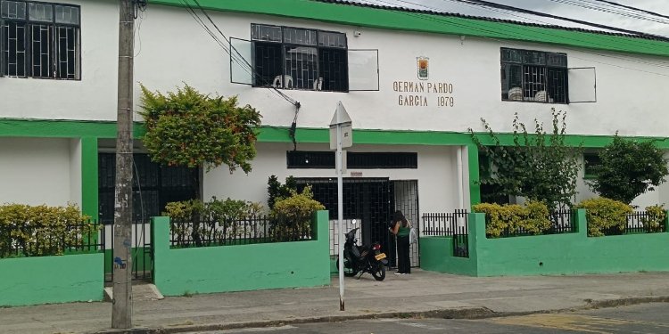 Denuncian que el Colegio Germán Pardo García enfrenta problemas por falta de docentes y condiciones inadecuadas